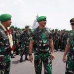 Kasdam Brawijaya Sambut Kedatangan Satgas Yonif 512/QY